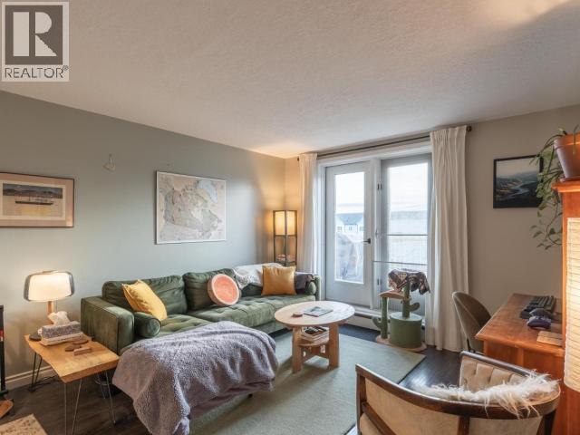 302-5112 52 Street Property Photo 1