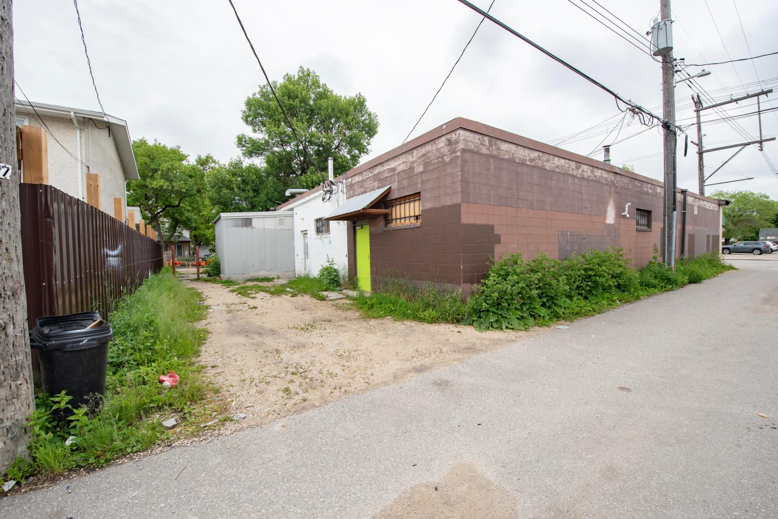 708 Ellice Ave Property Photo 16