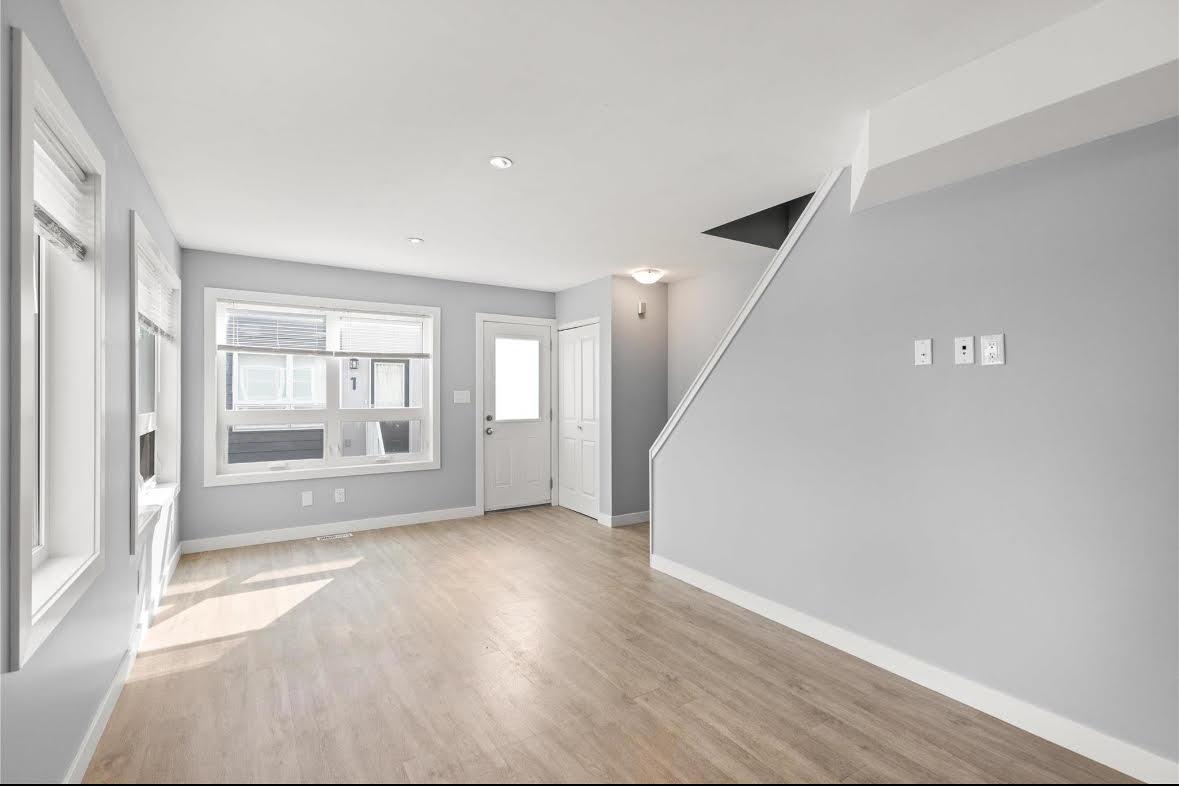 16 Mager Dr E Property Photo 7