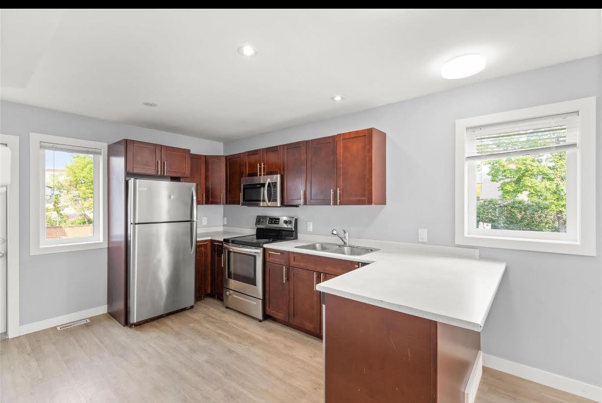 16 Mager Dr E Property Photo 9