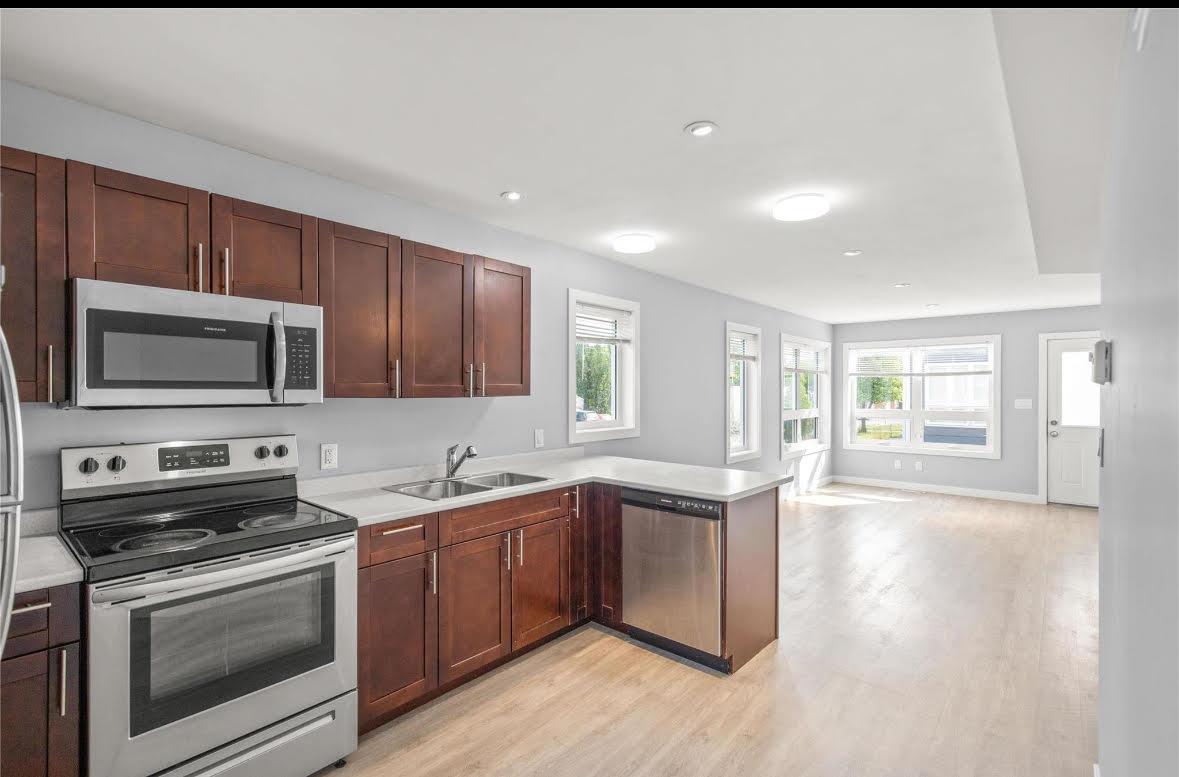 16 Mager Dr E Property Photo 10