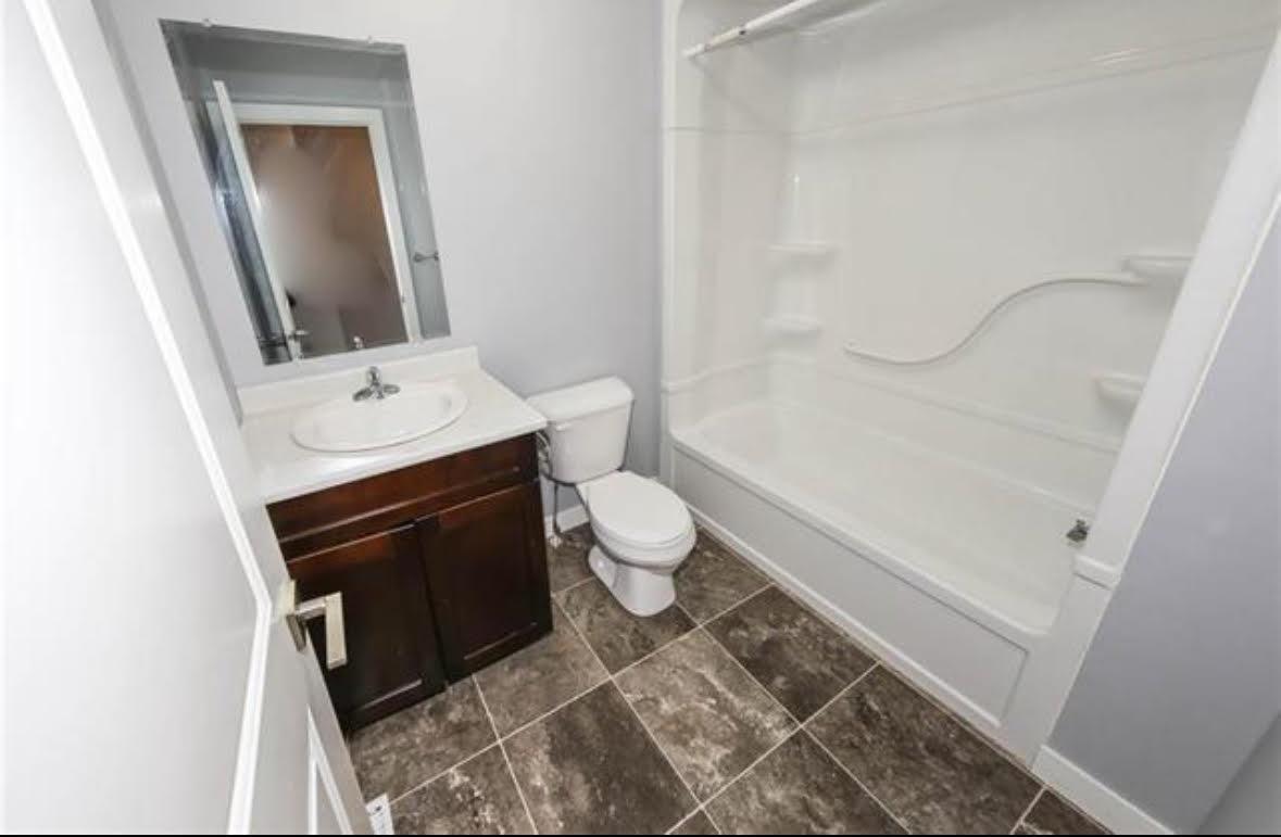16 Mager Dr E Property Photo 12