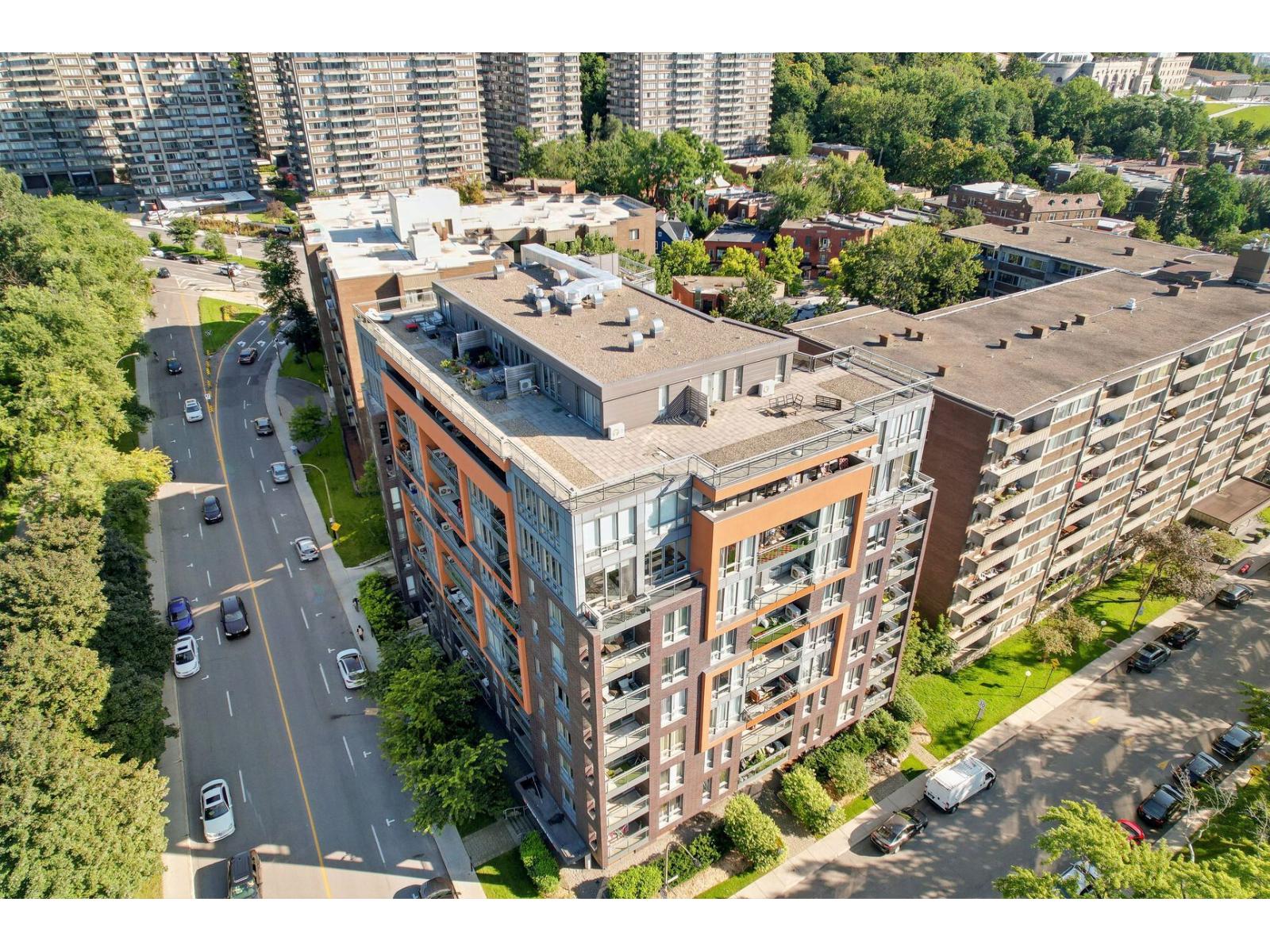3300 Av. Troie, #303 Property Photo 1