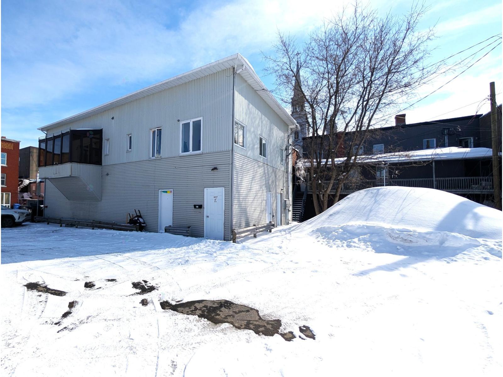 631-637 4e Rue Property Photo 2