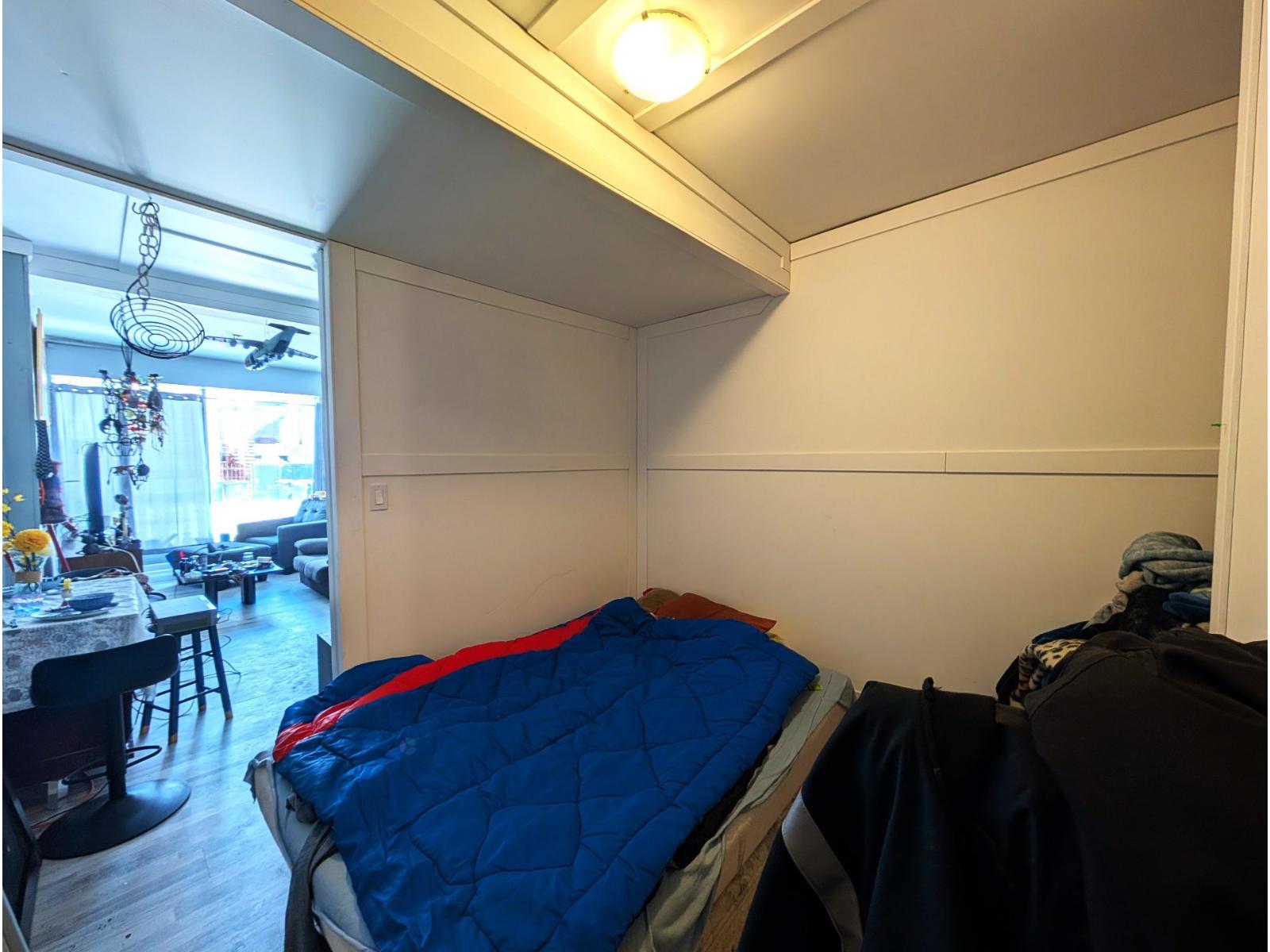631-637 4e Rue Property Photo 4