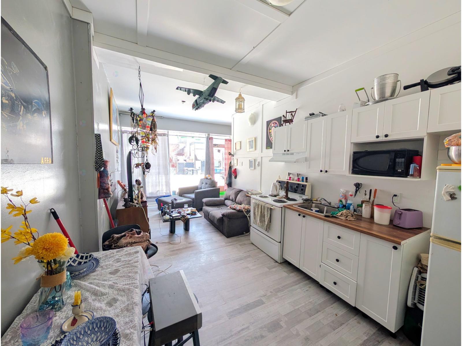 631-637 4e Rue Property Photo 6
