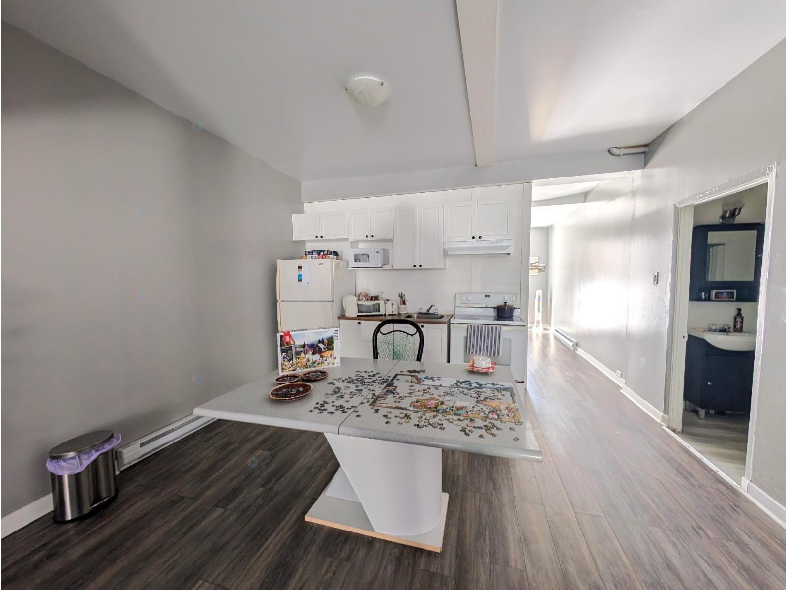 631-637 4e Rue Property Photo 9