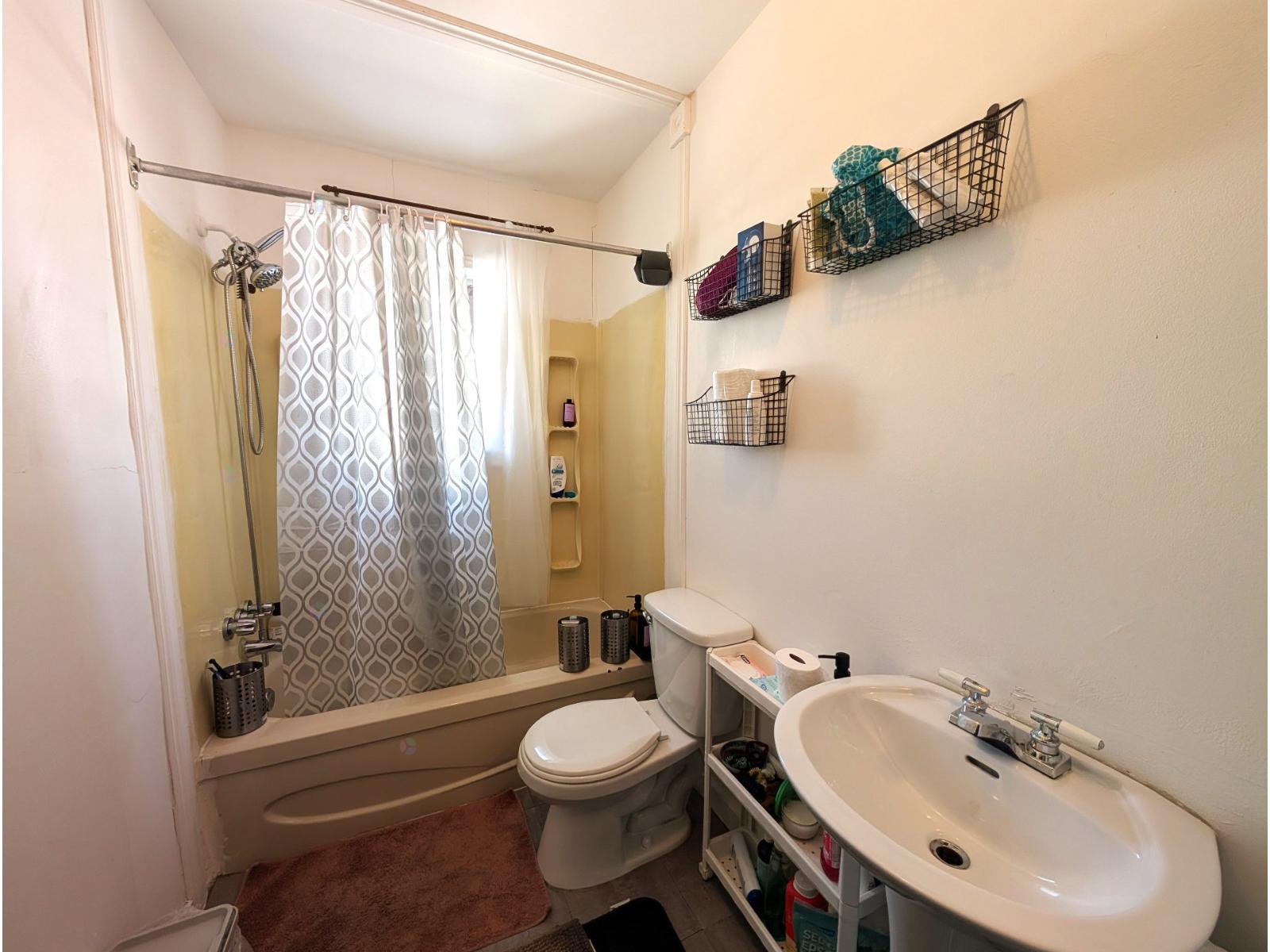 631-637 4e Rue Property Photo 13