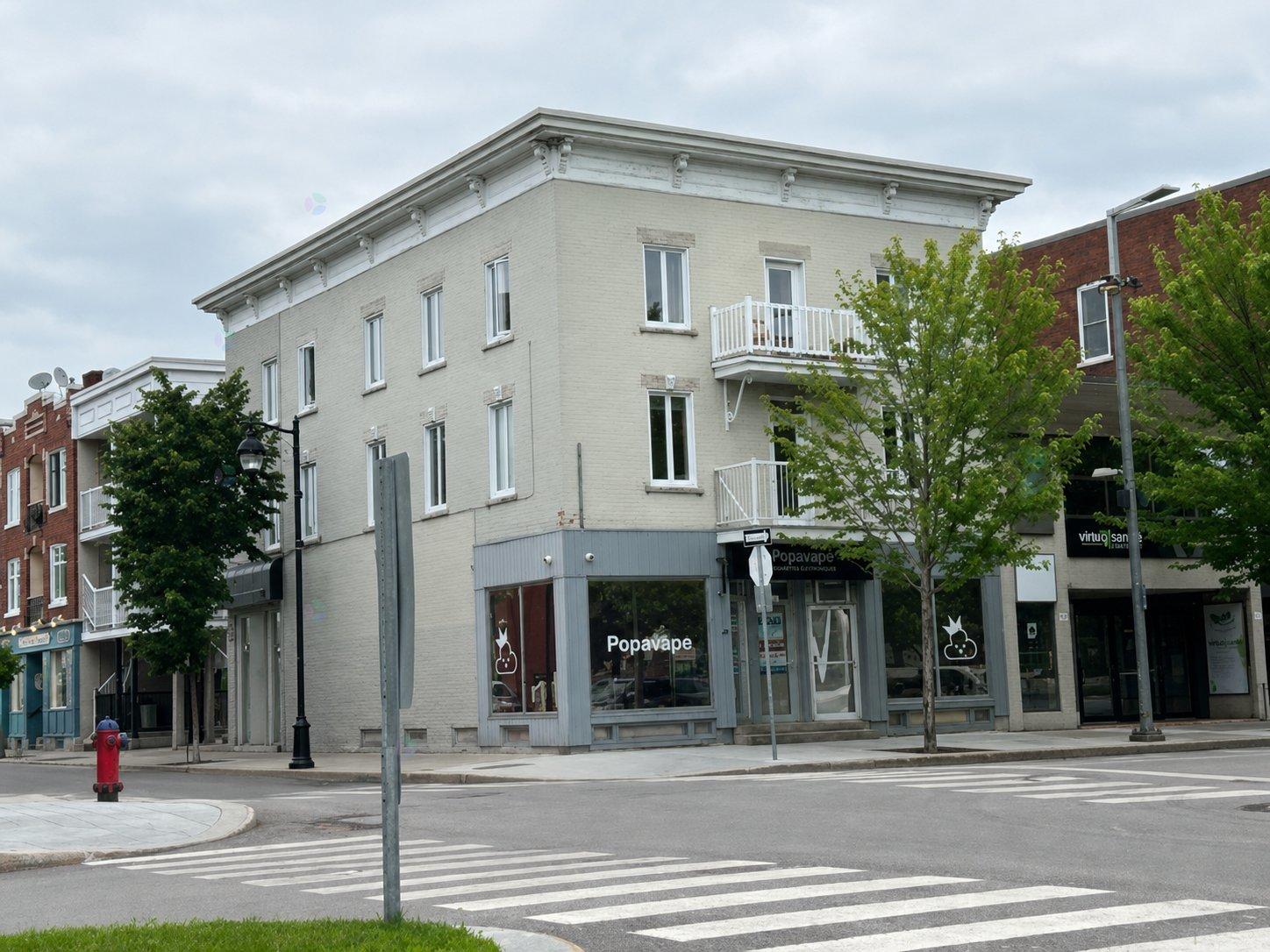 445 Rue St-viateur Property Photo 2