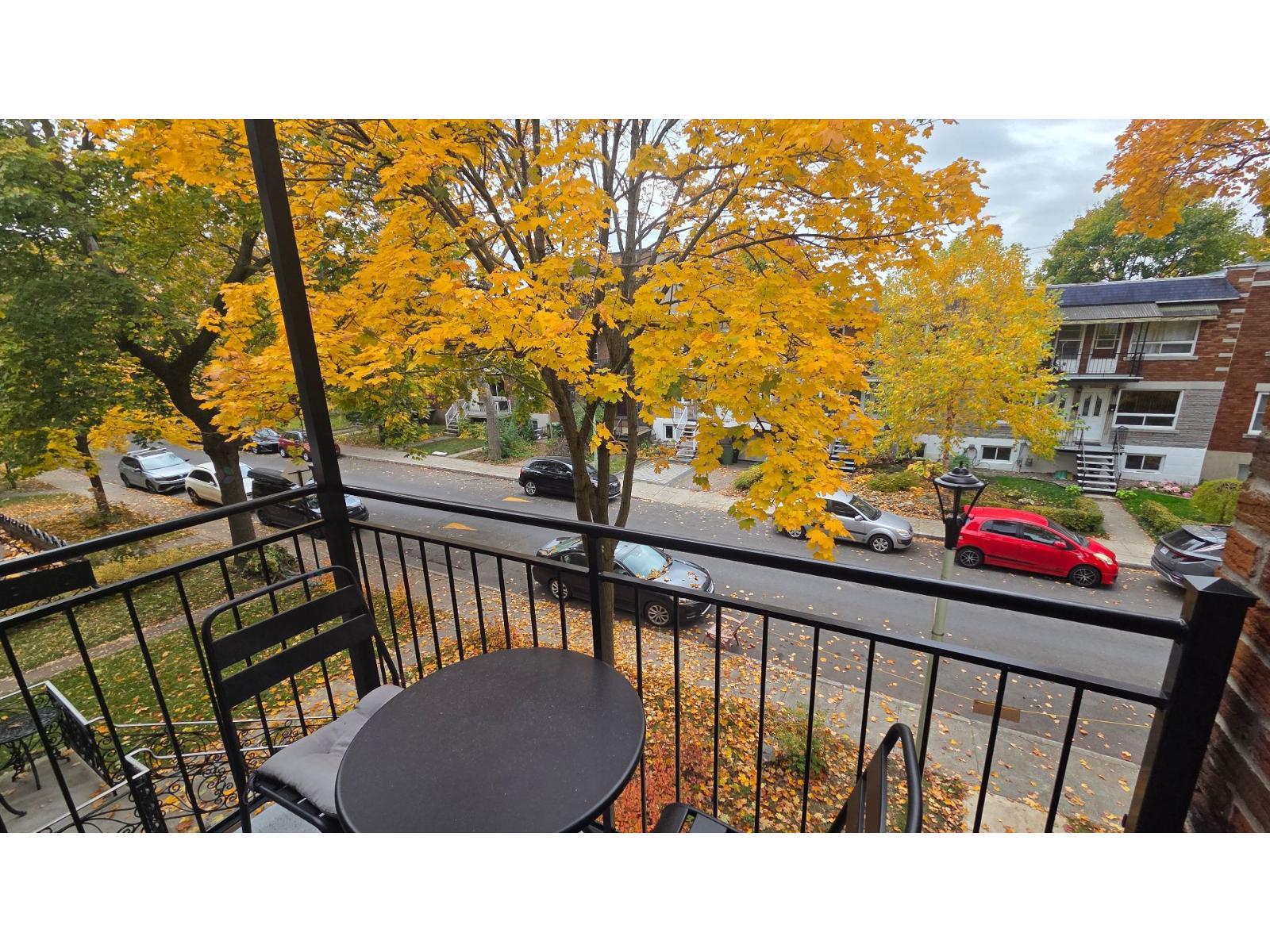 6867 12e Avenue Property Photo 2
