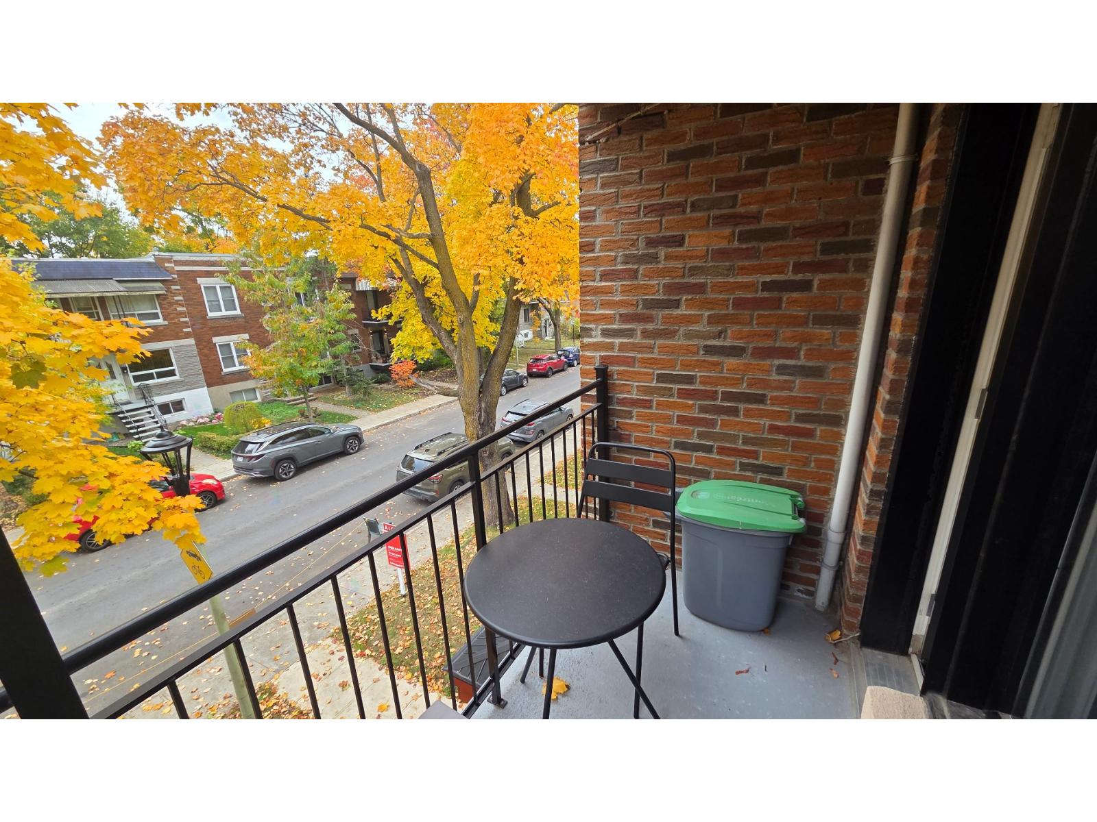 6867 12e Avenue Property Photo 3