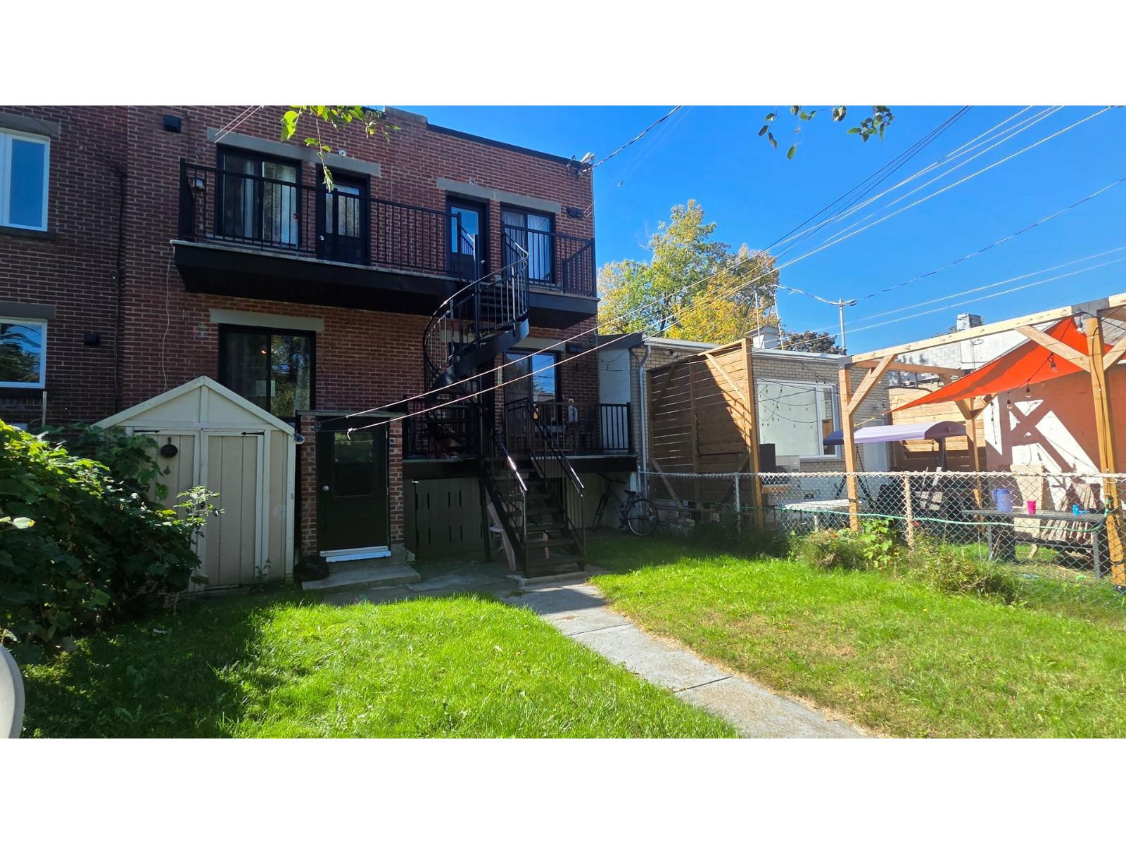 6867 12e Avenue Property Photo 5