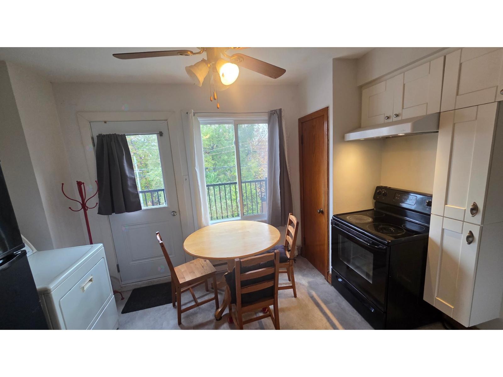 6867 12e Avenue Property Photo 12