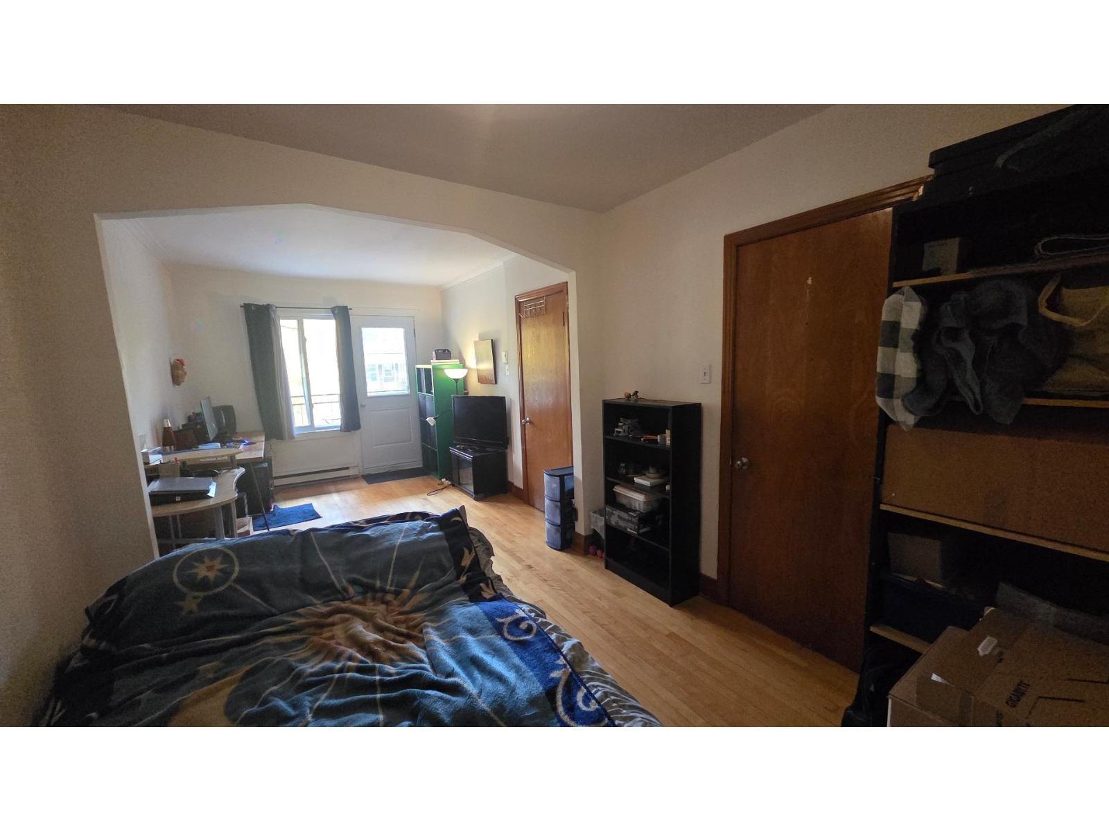 6867 12e Avenue Property Photo 23