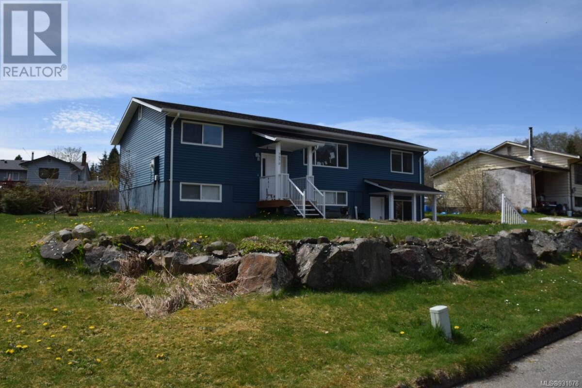 7370 Thunderbird Way Property Photo 2