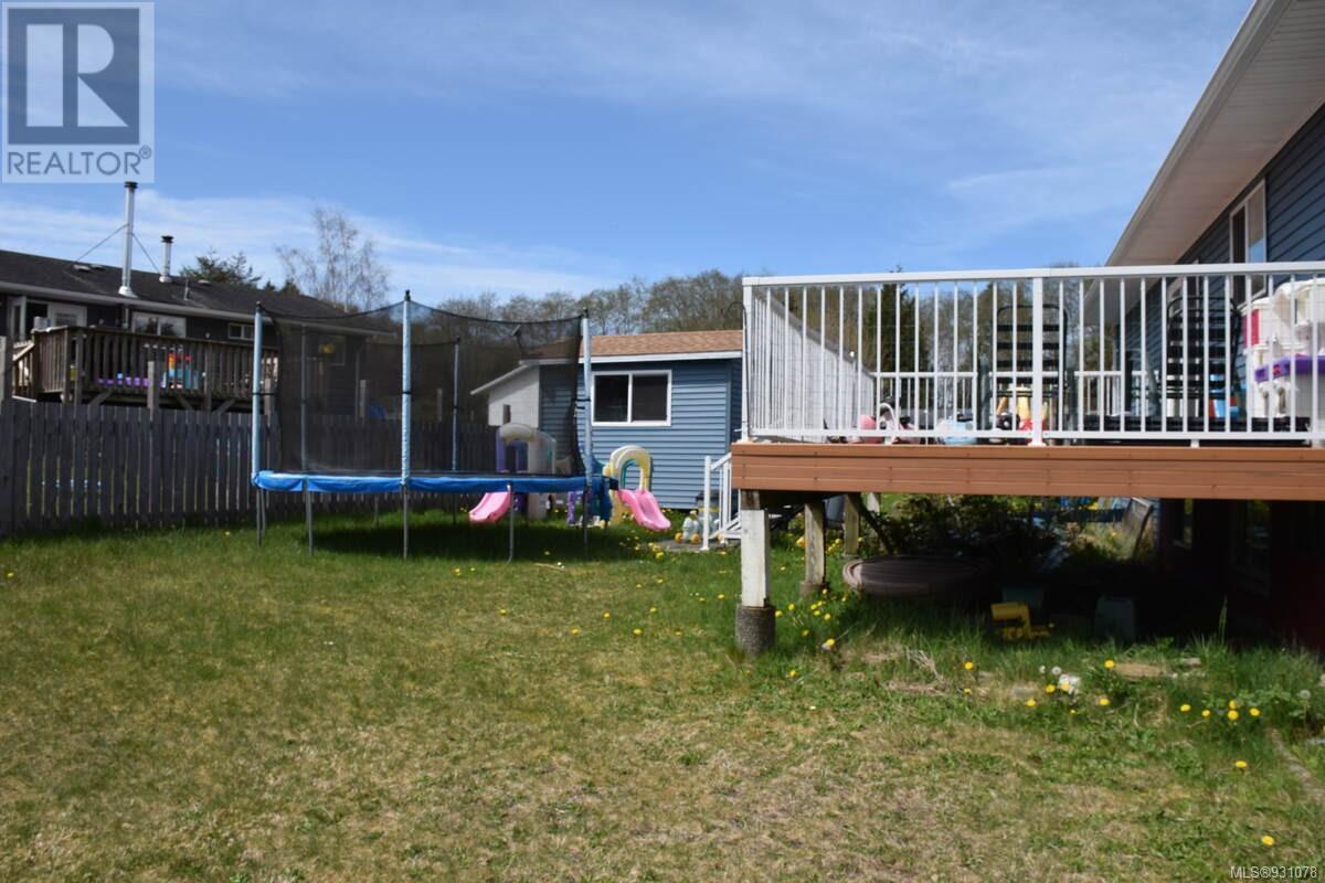 7370 Thunderbird Way Property Photo 4