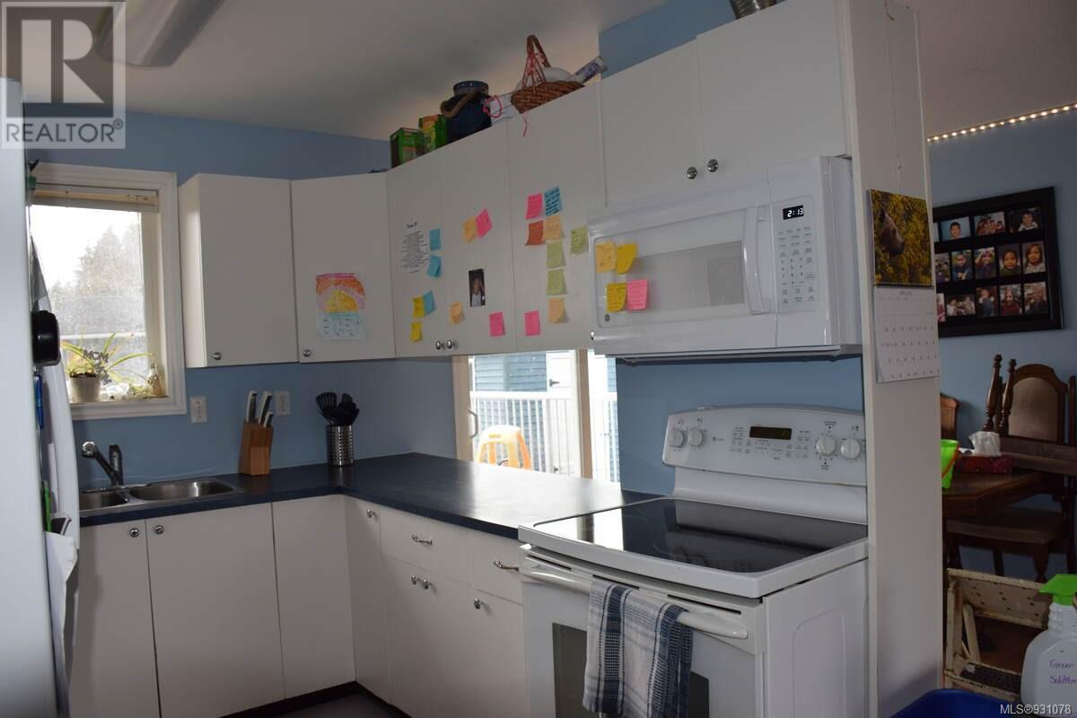 7370 Thunderbird Way Property Photo 9