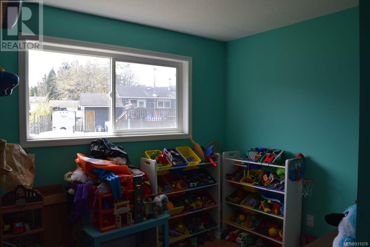 7370 Thunderbird Way Property Photo 18