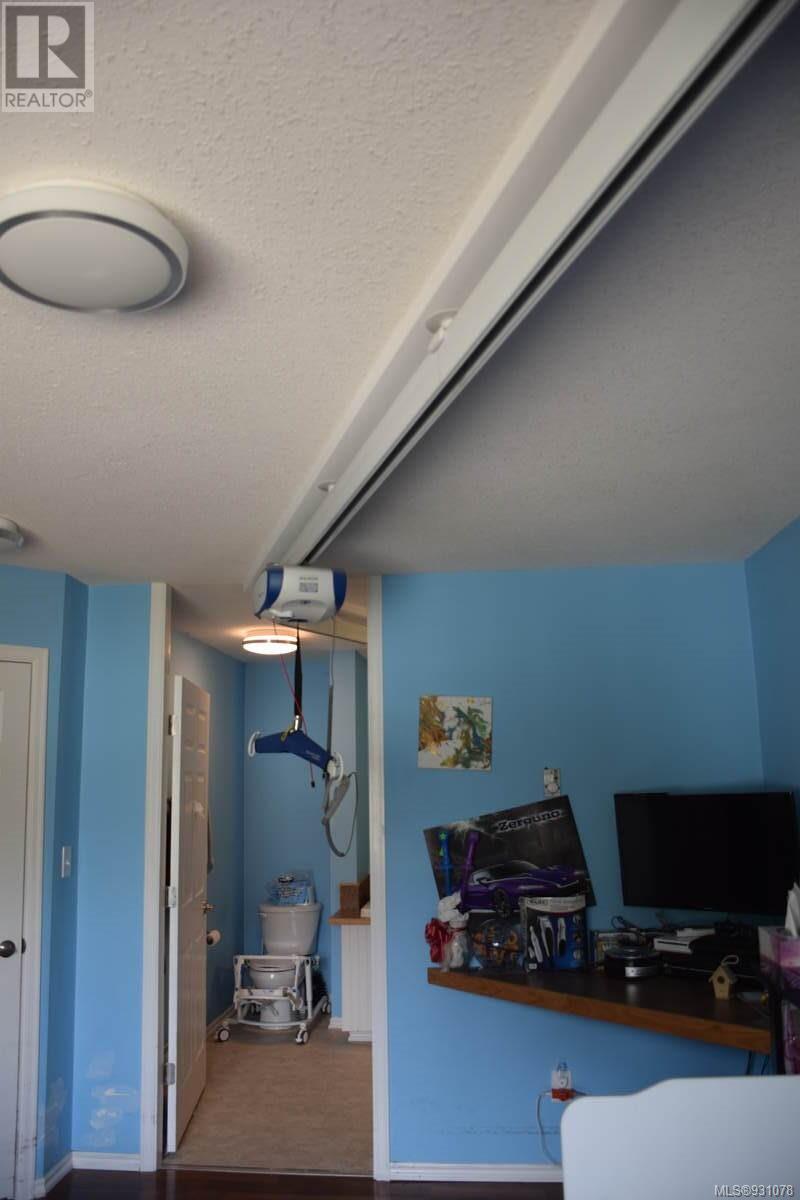 7370 Thunderbird Way Property Photo 25