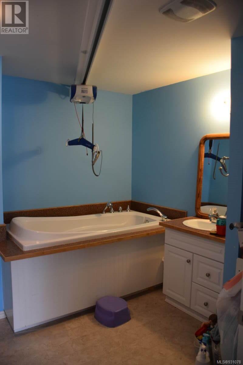 7370 Thunderbird Way Property Photo 27