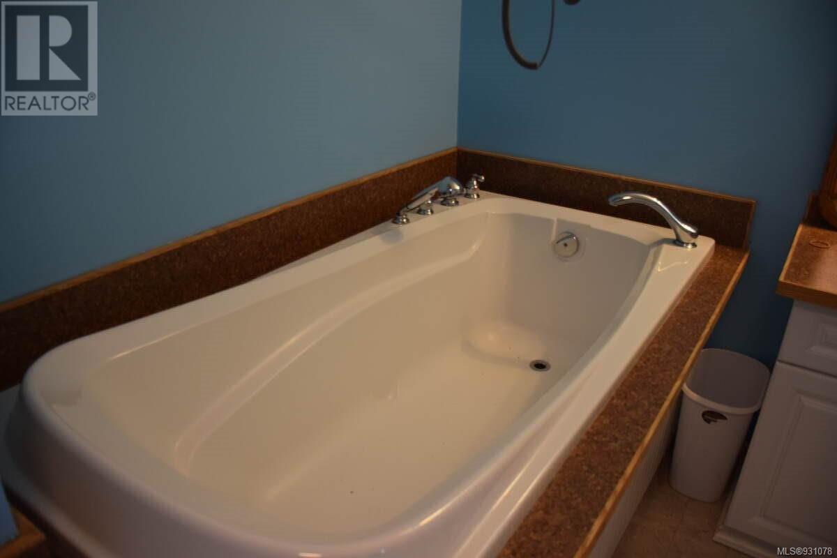 7370 Thunderbird Way Property Photo 28