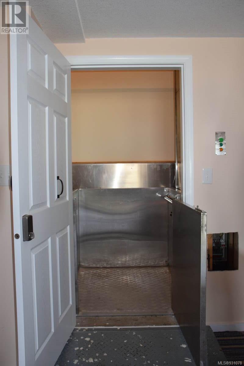 7370 Thunderbird Way Property Photo 31