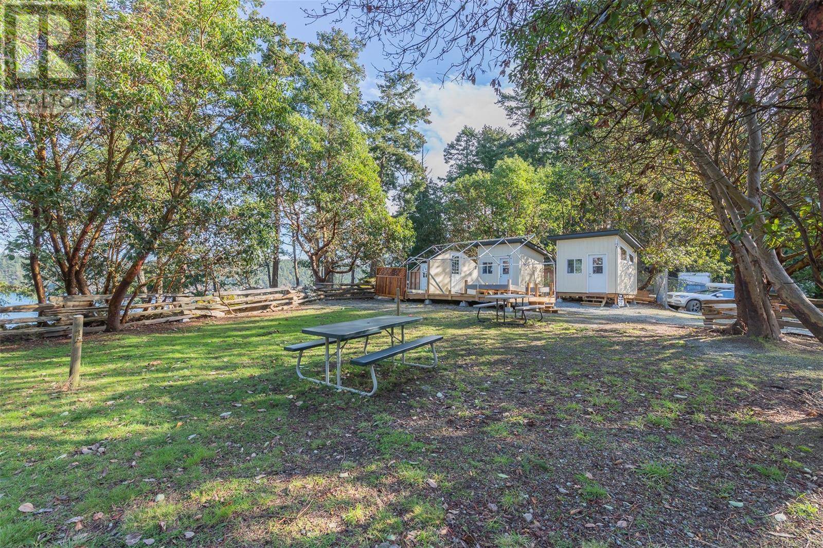 100 East Point Rd Property Photo 27
