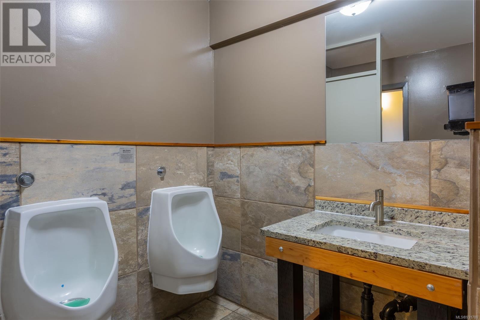 100 East Point Rd Property Photo 35