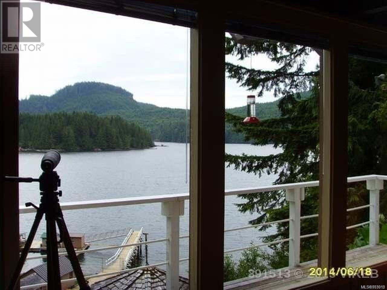 1 Seekah Landing Property Photo 5