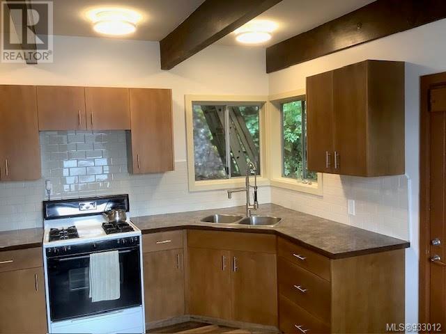 1 Seekah Landing Property Photo 6
