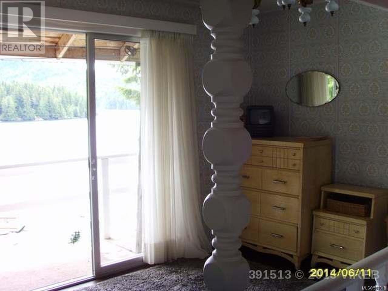 1 Seekah Landing Property Photo 10