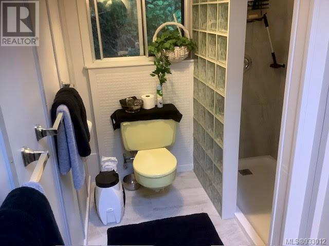 1 Seekah Landing Property Photo 12