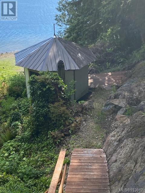 1 Seekah Landing Property Photo 15