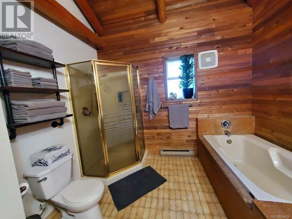 1586 Mckibbon Rd N Property Photo 20