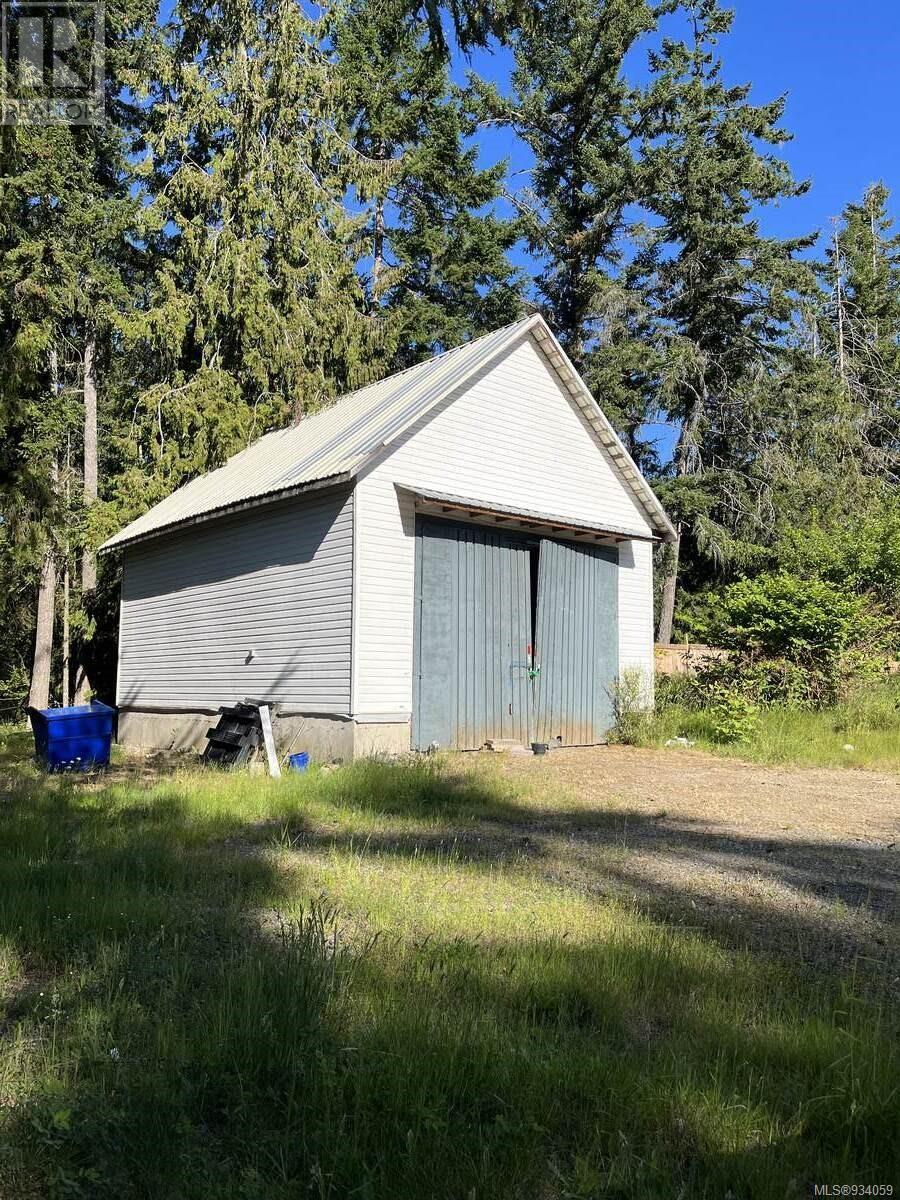 1586 Mckibbon Rd N Property Photo 42