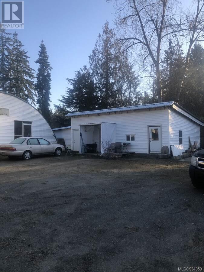 1586 Mckibbon Rd N Property Photo 44