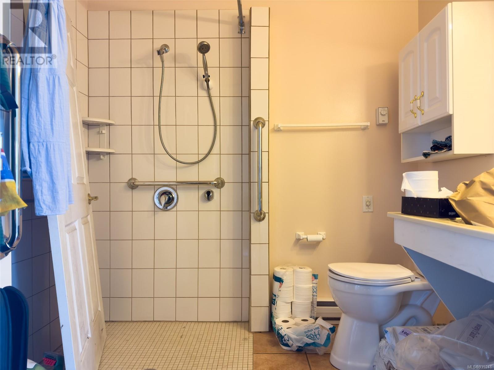 243 Harbour Rd Property Photo 24