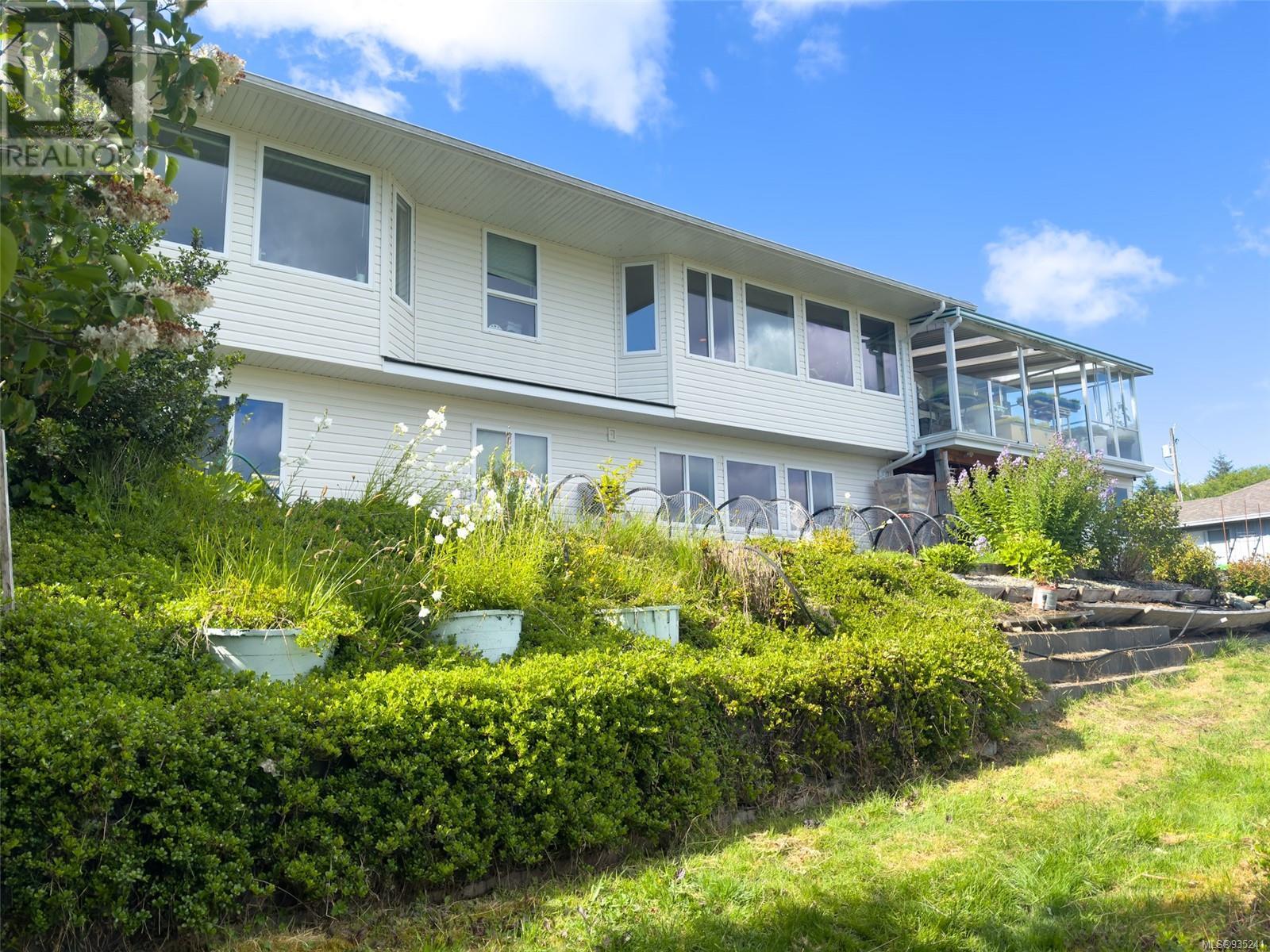243 Harbour Rd Property Photo 37