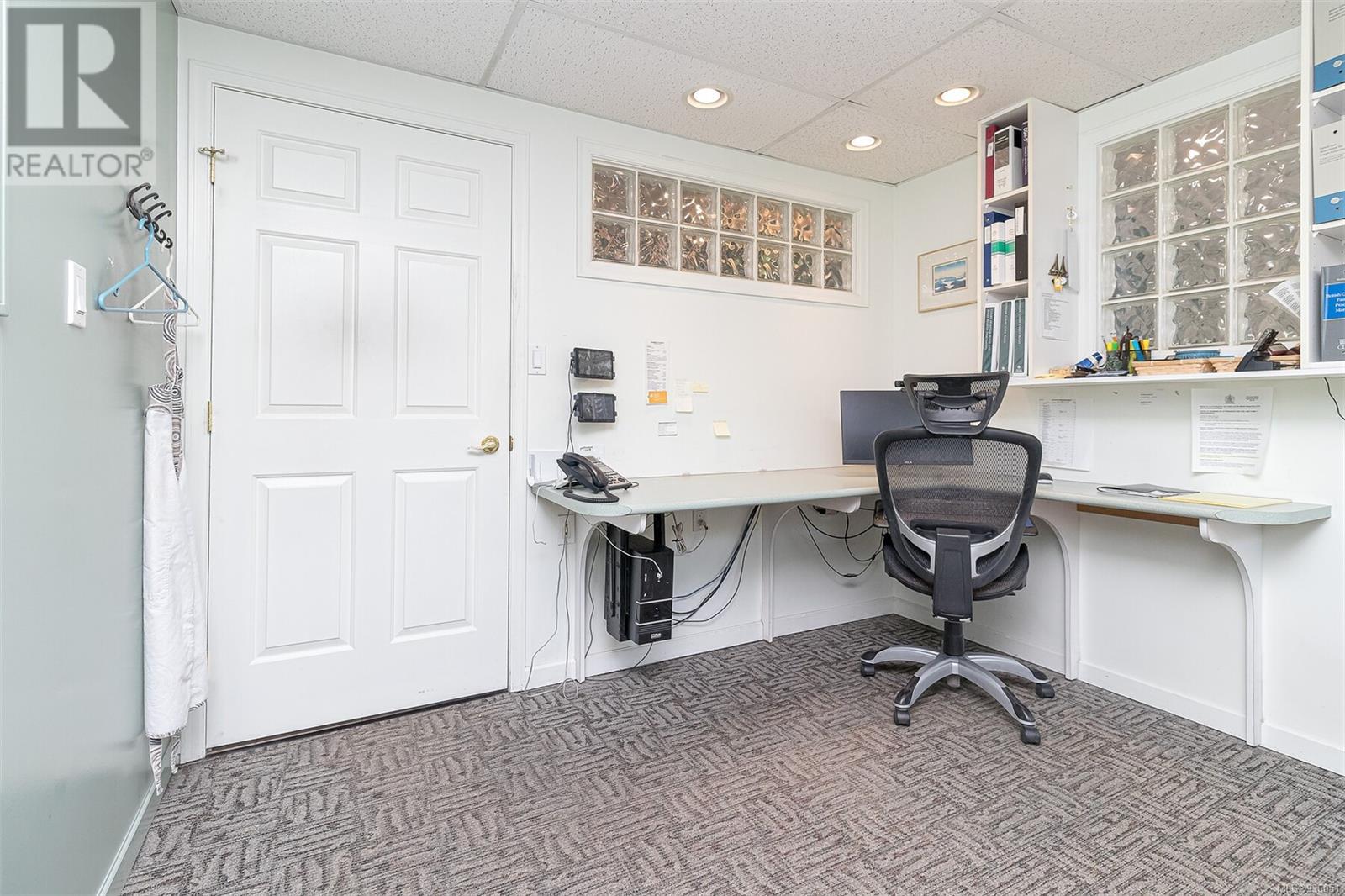103 832 Fisgard St Property Photo 13