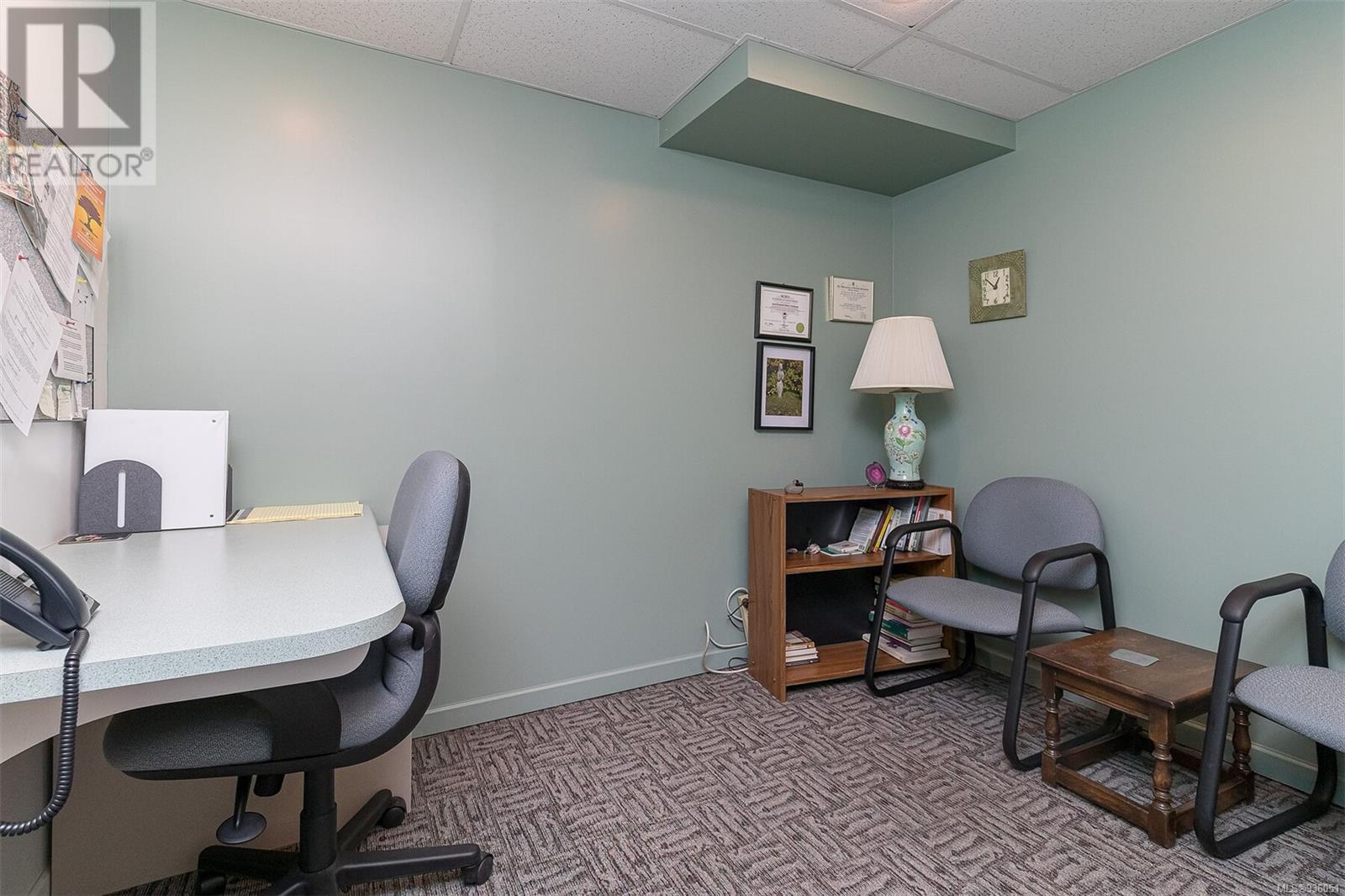 103 832 Fisgard St Property Photo 16