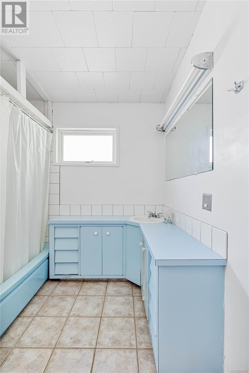 498 Marine Trnabt Property Photo 12