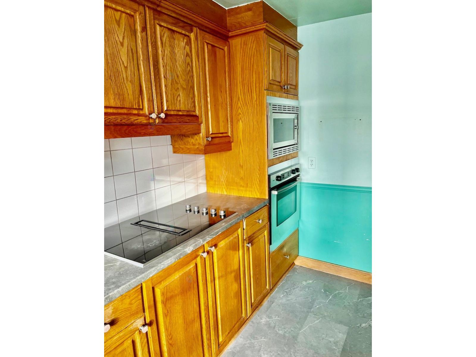 2310 Rg Des Savary Property Photo 6