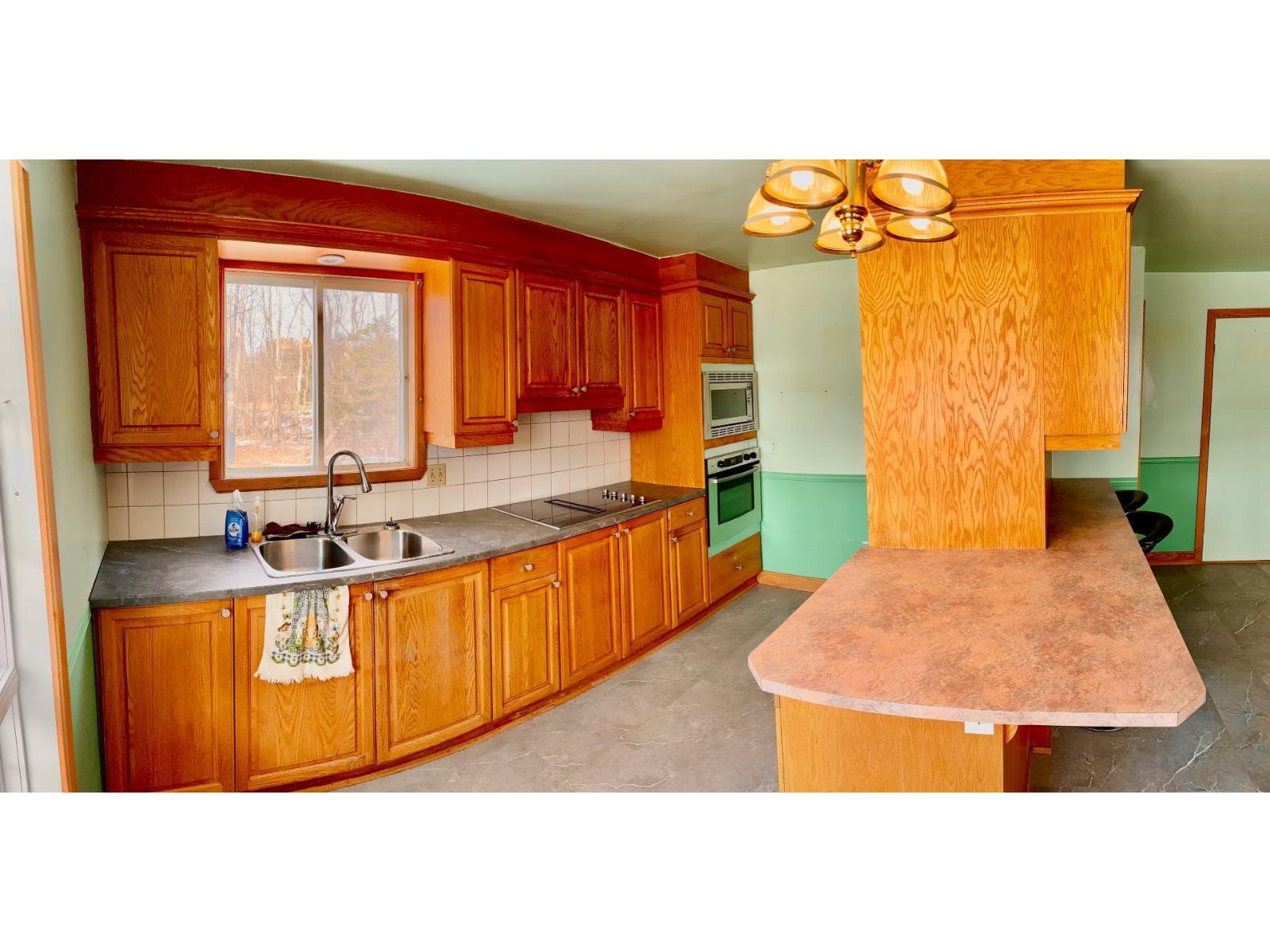 2310 Rg Des Savary Property Photo 7