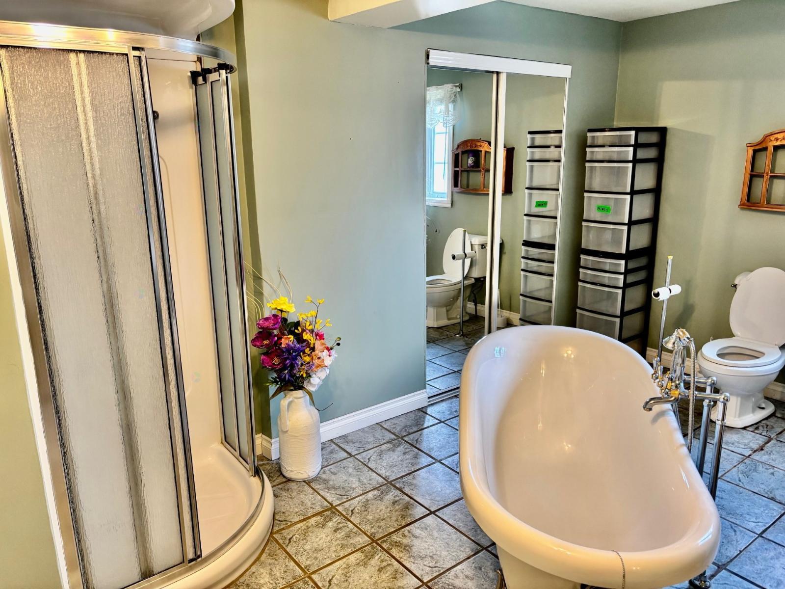 2310 Rg Des Savary Property Photo 8