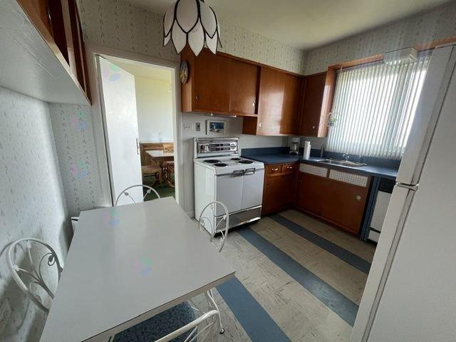 1020 Av. Du Phare O. Property Photo 22