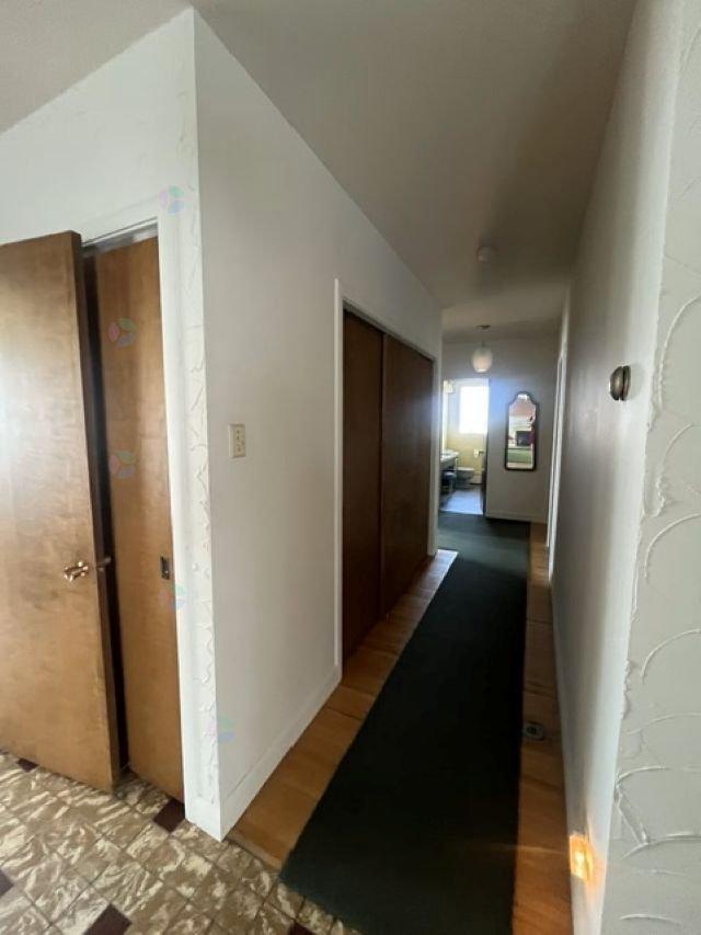 1020 Av. Du Phare O. Property Photo 24