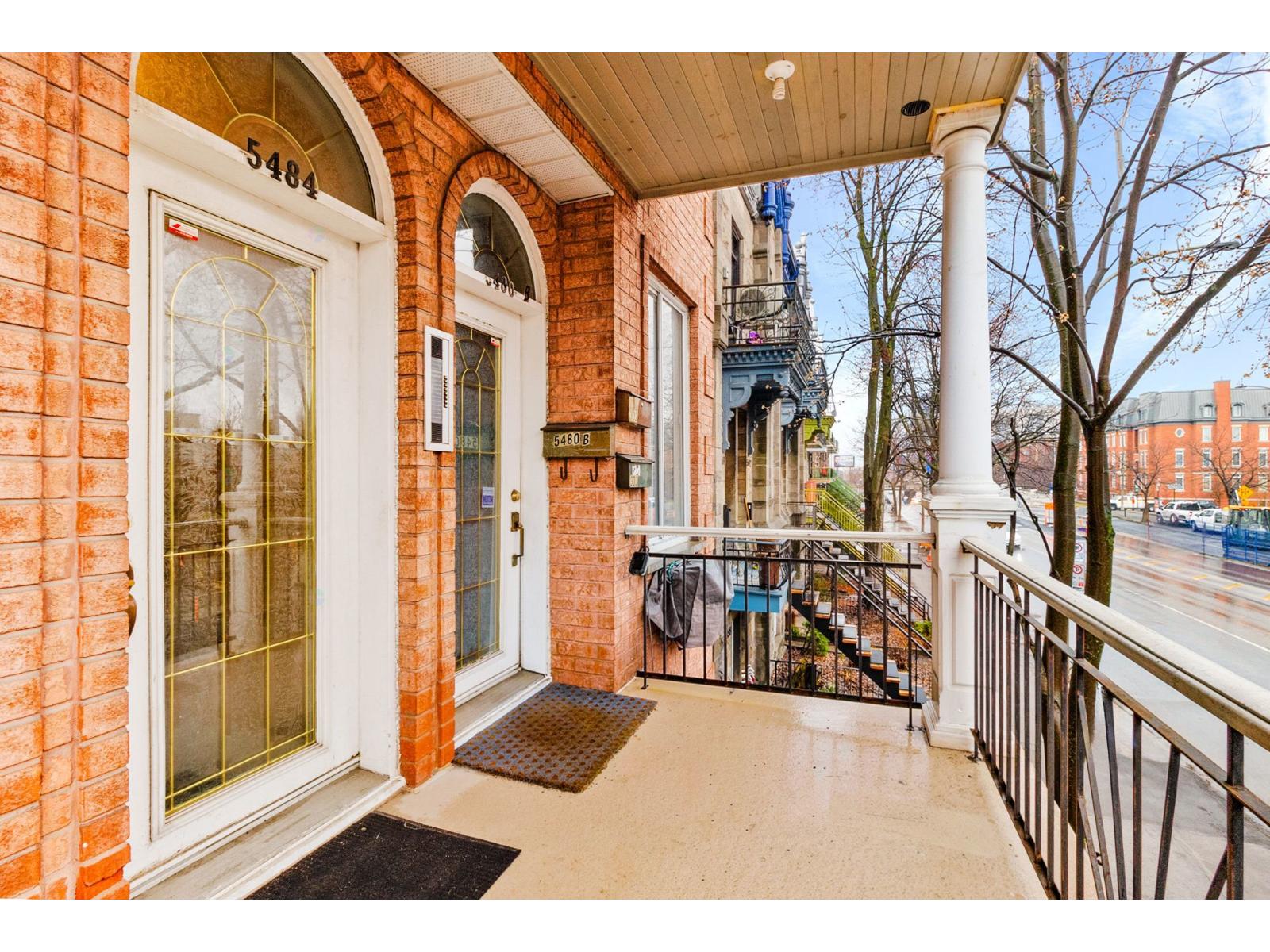 5484 Rue St-denis, #303 Property Photo 1