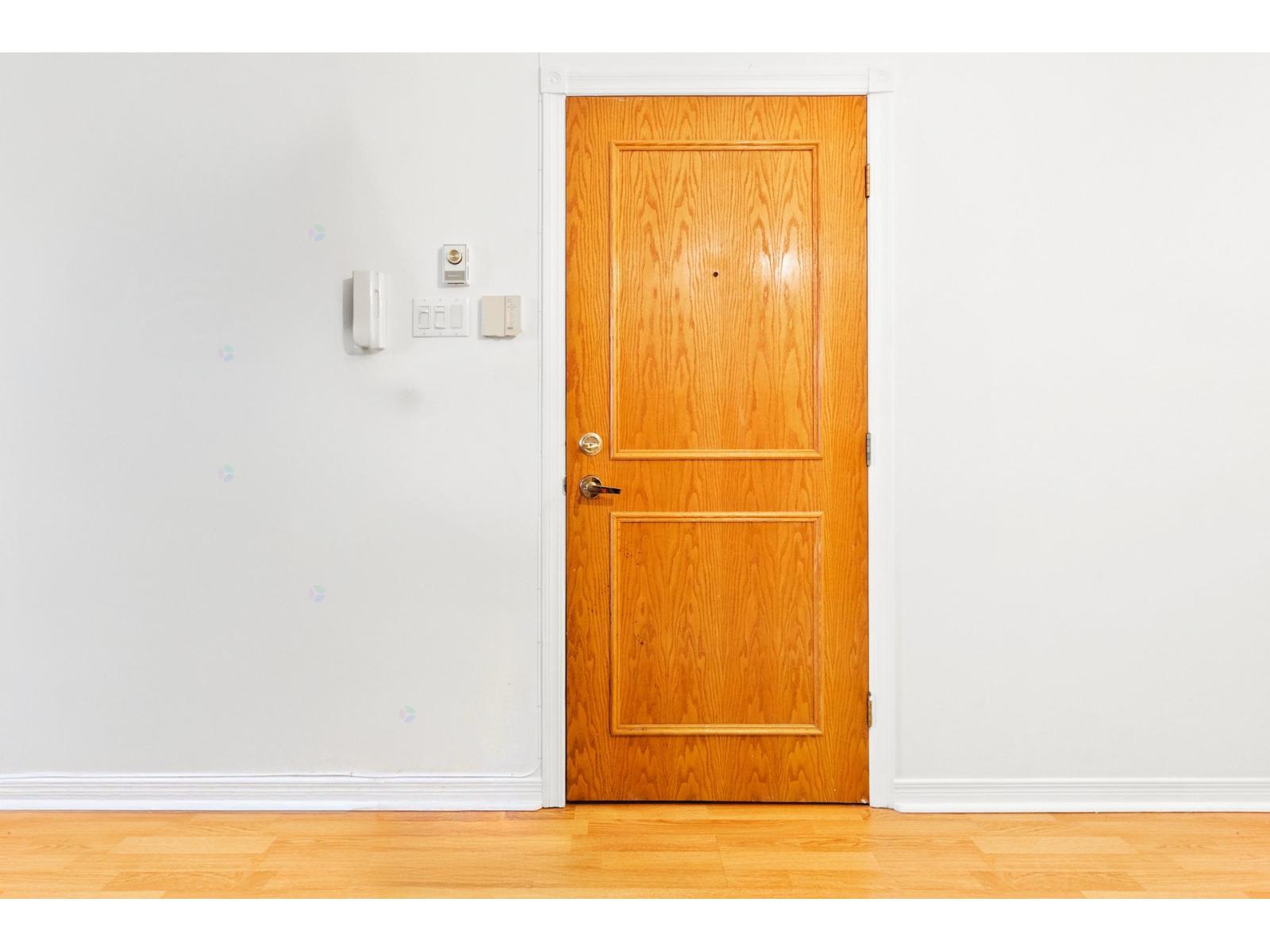 5484 Rue St-denis, #303 Property Photo 5