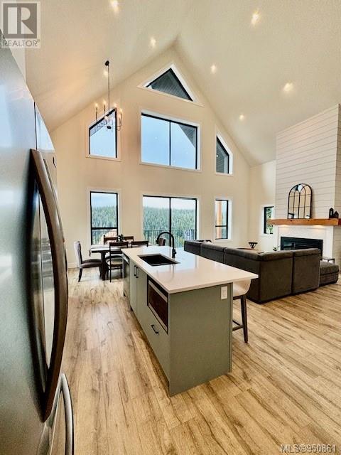 650 Arrowsmith Ridge Property Photo 6
