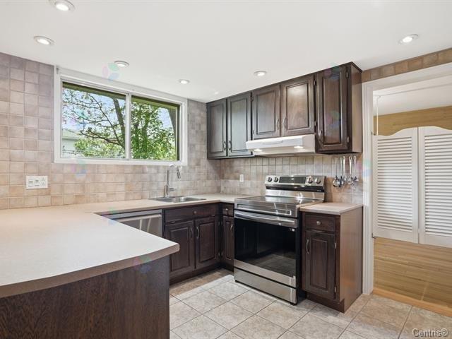 1355 Crois. Séville Property Photo 3